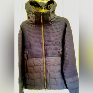 North Face Cryos SingleCell Hybrid Parka with hood.